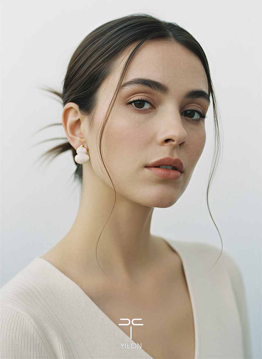 Blush (Fulu) Song Brocade Ear Stud