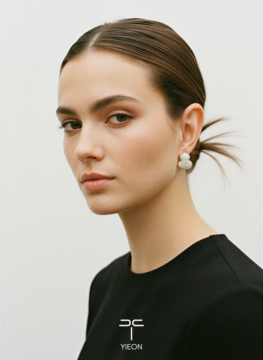 Gleam (Fulu) Song Brocade Ear Stud