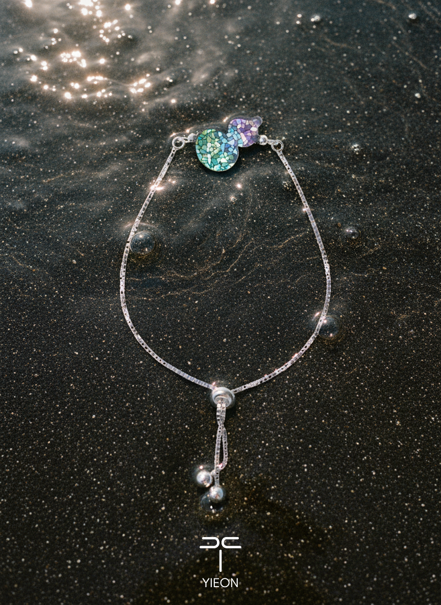 Hoki (Fulu) Mother-of-Pearl Lacquer Bracelet