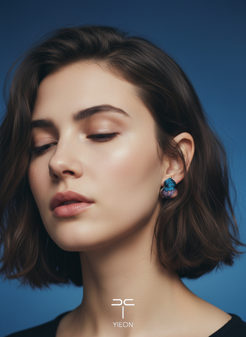 Pluma (Fulu) Song Brocade Ear Stud