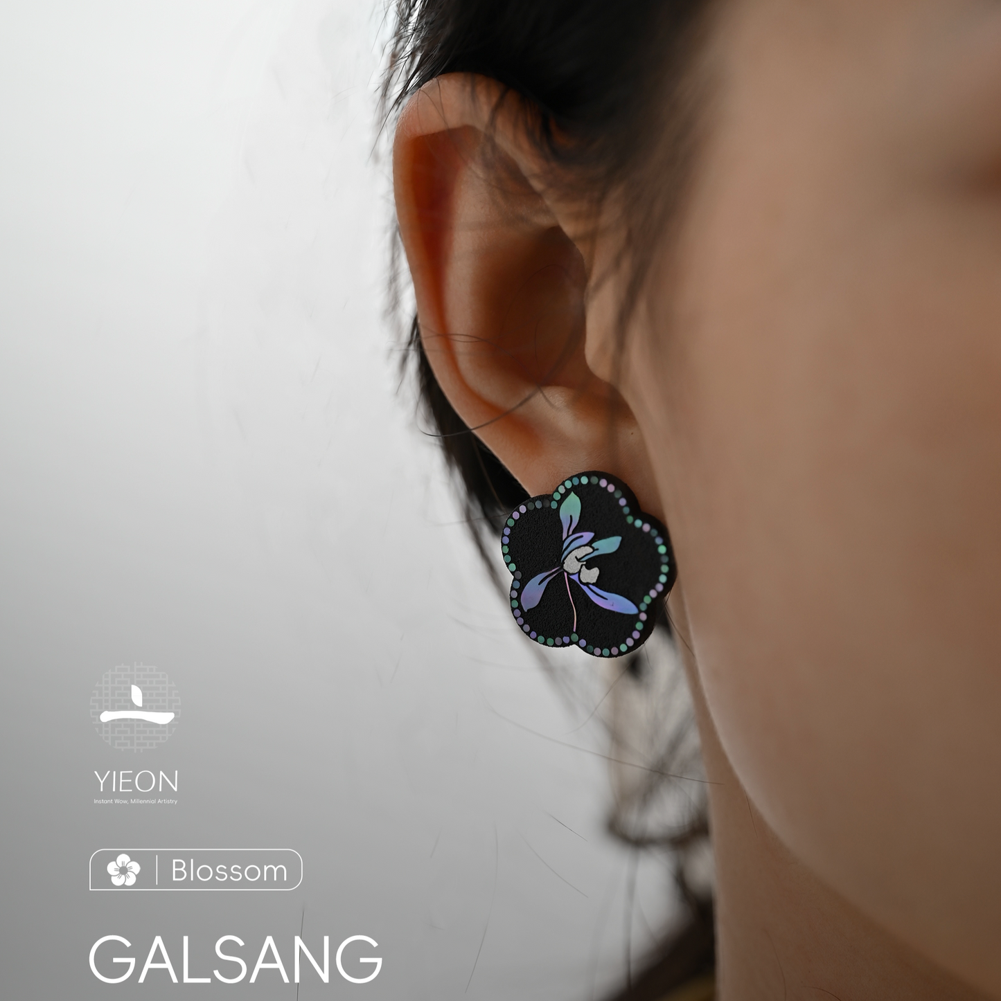Orchid (Blossom) Mother-of-Pearl Lacquer Ear Stud