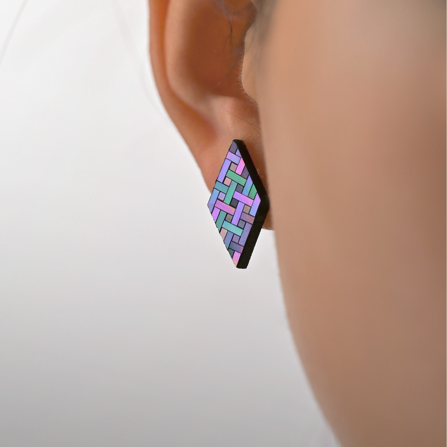 Diamond Cipher Light (Neon Code) Mother-of-Pearl Lacquer Ear Stud