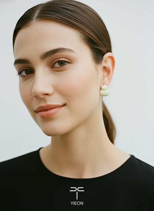 Mist Green (Fulu) Song Brocade Ear Stud