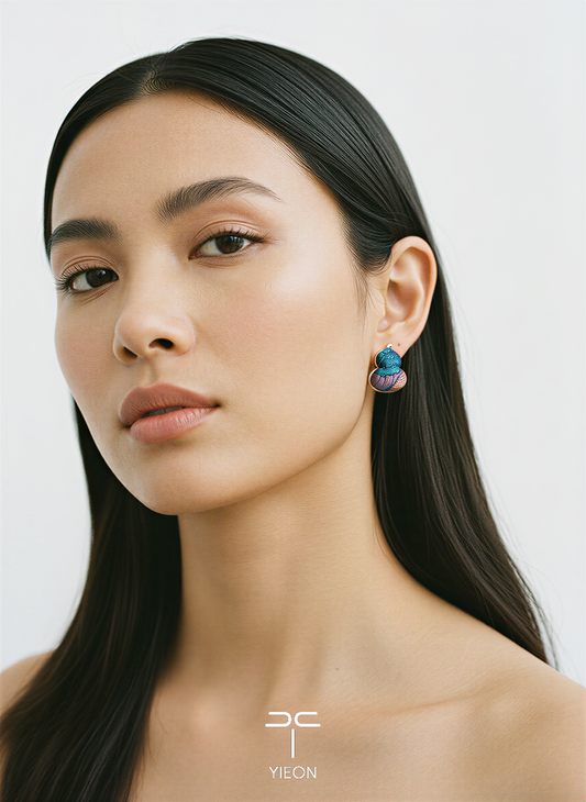 Pluma (Fulu) Song Brocade Ear Stud