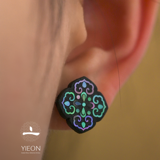 Geometric Blessing (Eastern Totem) Mother-of-Pearl Lacquer Ear Stud