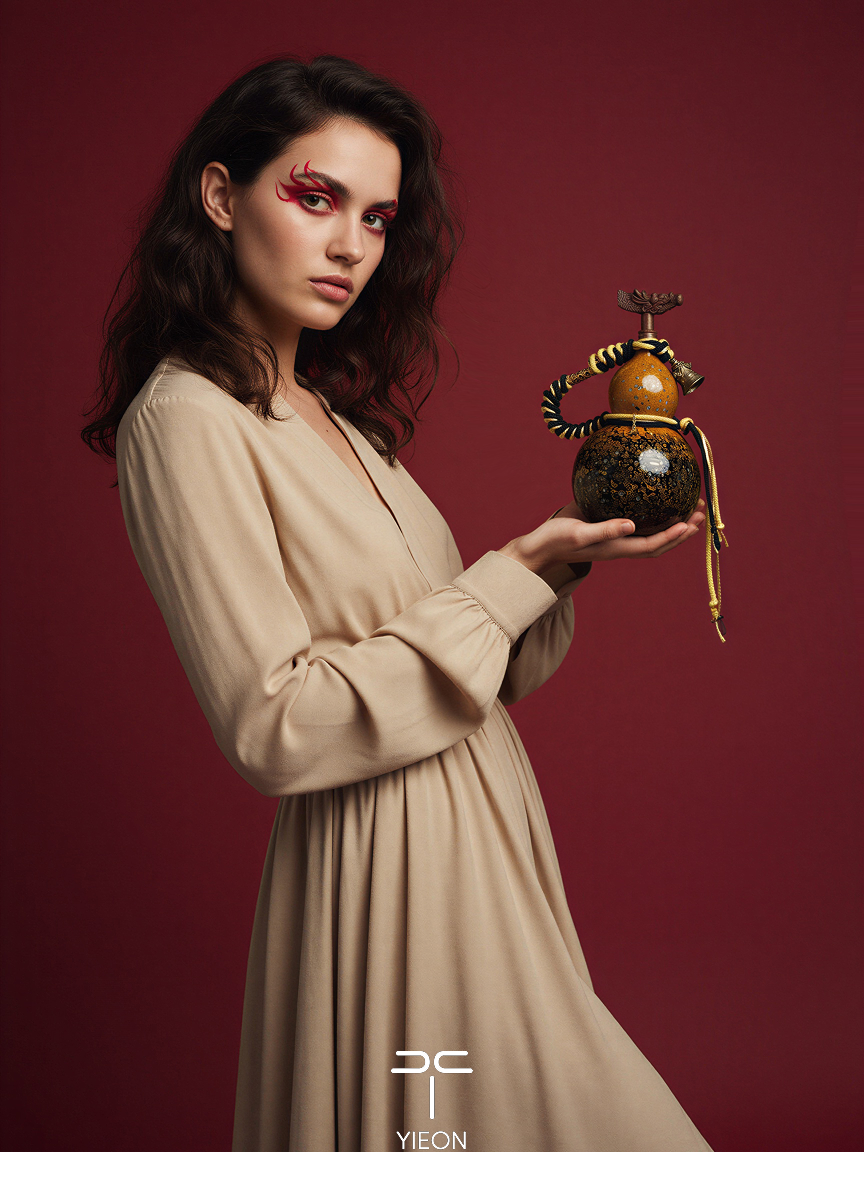 Dragon Daqi Lacquered Hand Painted Fulu Bottle