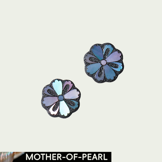 Galsang (Blossom) Mother-of-Pearl Lacquer Ear Stud