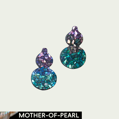 Hoki (Fulu) Mother-of-Pearl Lacquer Ear Stud