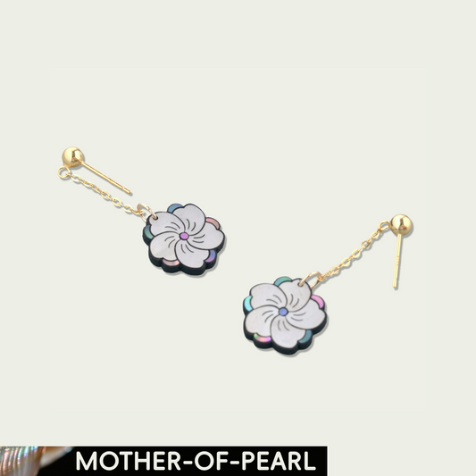 Camellia (Blossom) Mother-of-Pearl Lacquer Earring