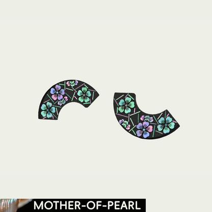 Wintersweet (Blossom) Mother-of-Pearl Lacquer Ear Stud