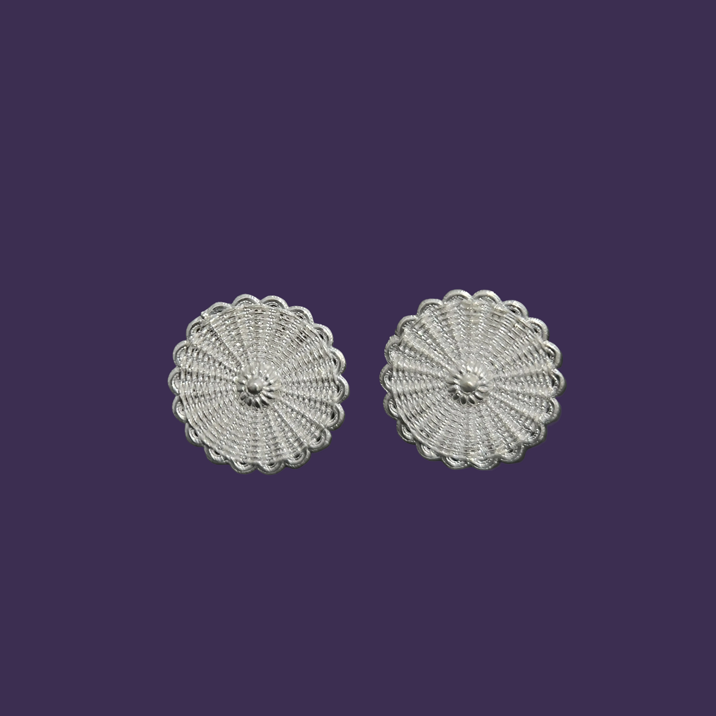 Pair of round Halo filigree stud earrings in 999 fine silver