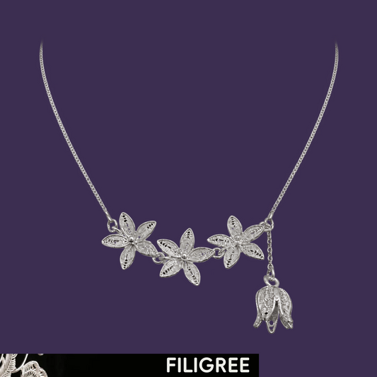 Lily filigree necklace in 999 fine silver