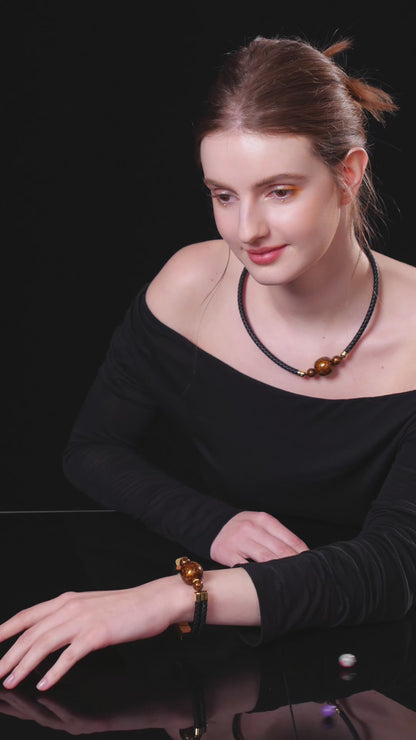 Thriving (Lucky Charm) Daqi Lacquered Hand Painted Necklace